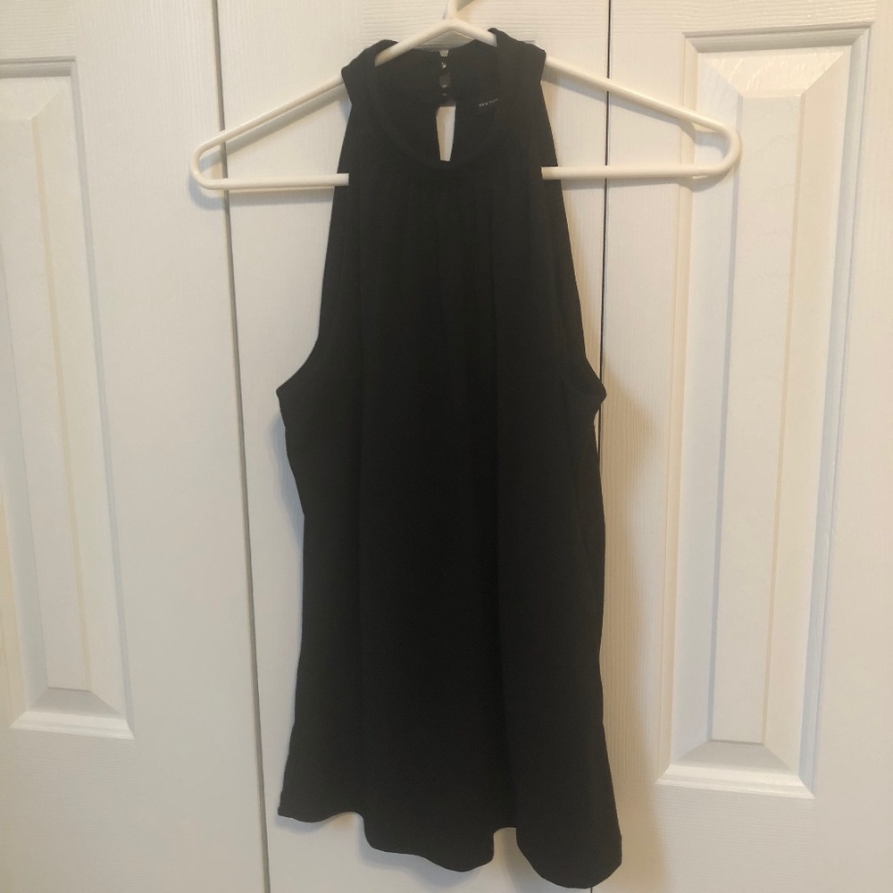 New York & Company Black Women's Open Back Halter Top W Built In Bra(Size Small)